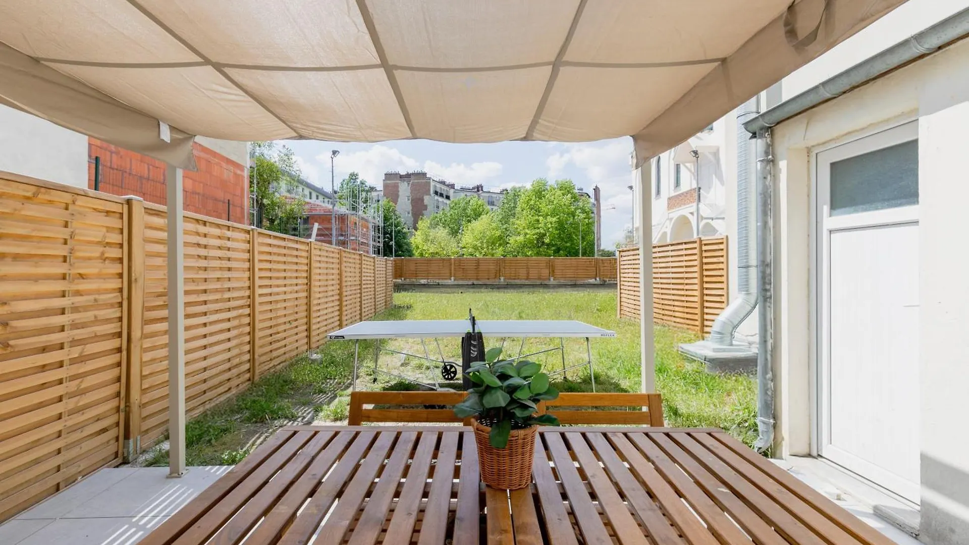 Play Ping Pong In Your Magical Garden In París