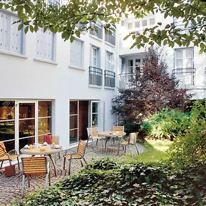 4* Hotel apartamentowy Adagio Montmartre