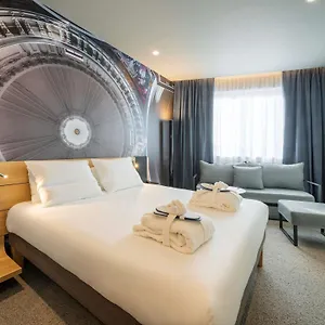 Hotel Novotel 20 Belleville, París